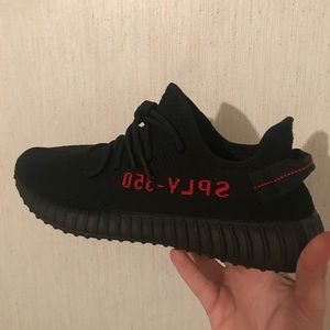 Yeezy Bred size 10